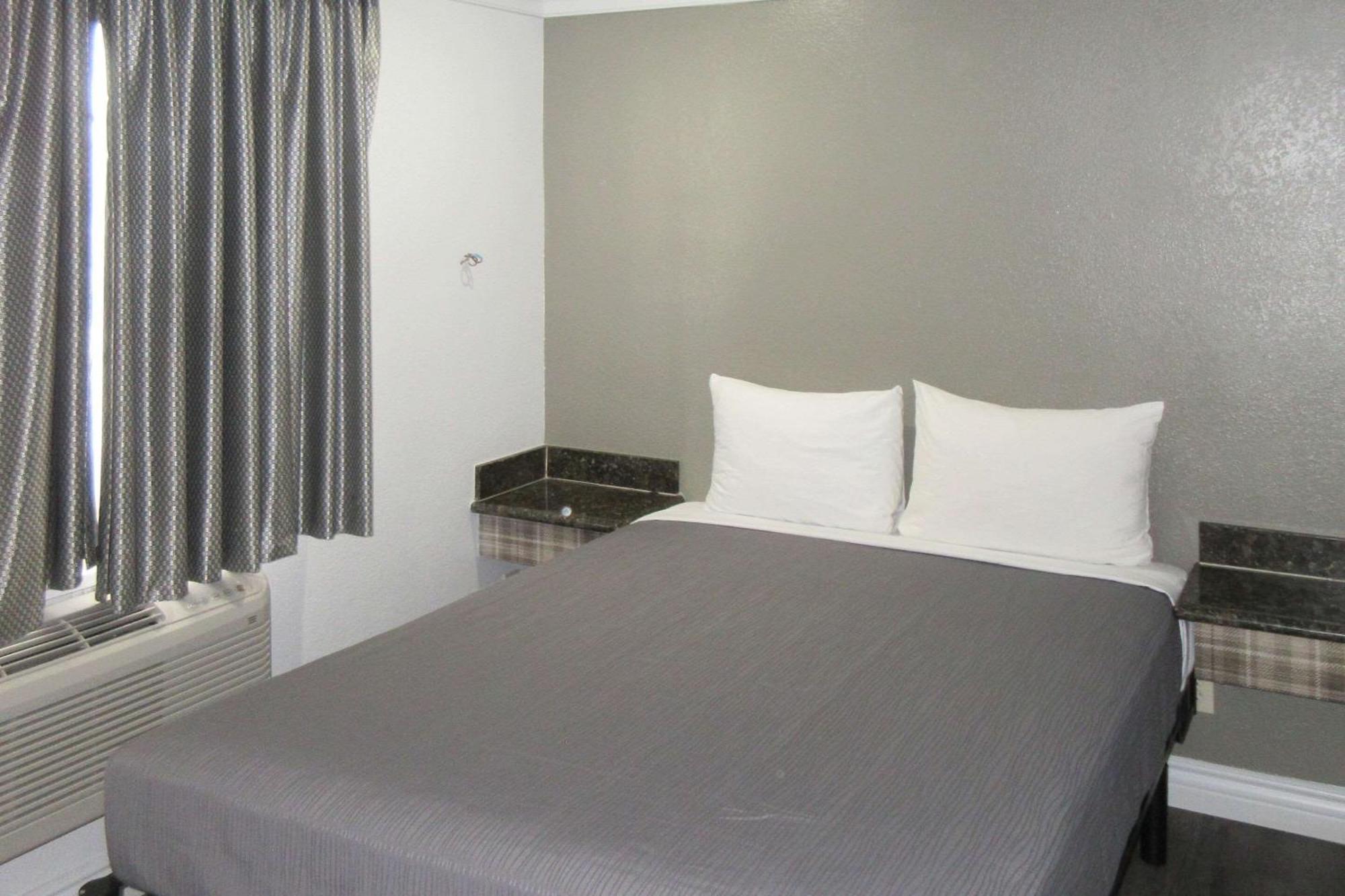 Rodeway Inn Commerce - Los Angeles ภายนอก รูปภาพ