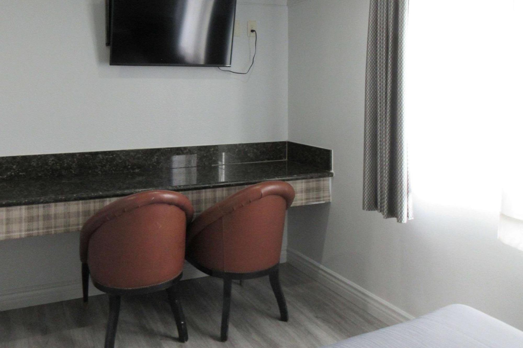 Rodeway Inn Commerce - Los Angeles ภายนอก รูปภาพ